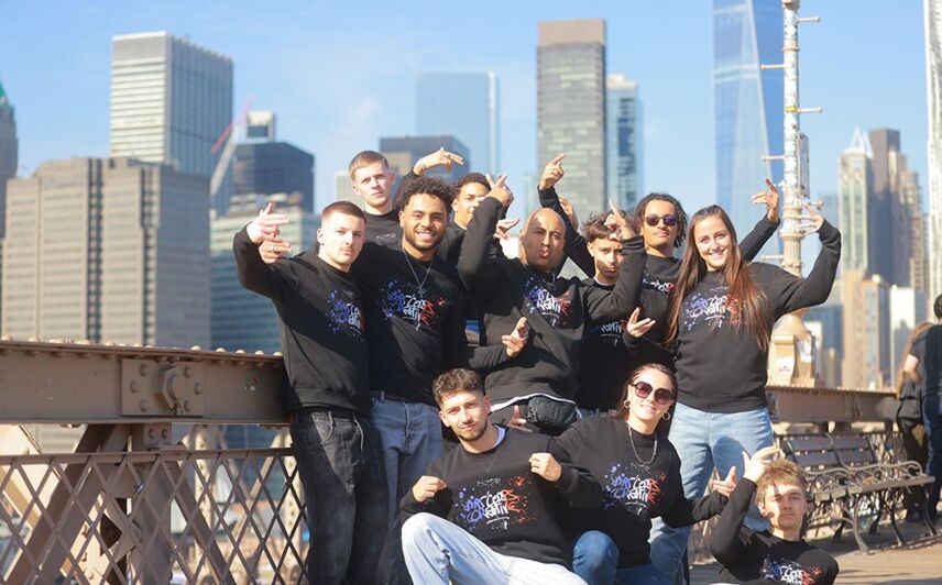 page blanche slide 1.jpg