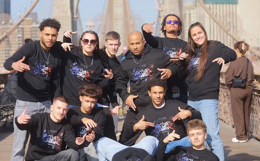 page blanche slide 2.jpg